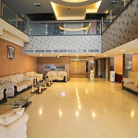 Capital O 7331 Hotel Downtown Yeni Delhi Dış mekan fotoğraf