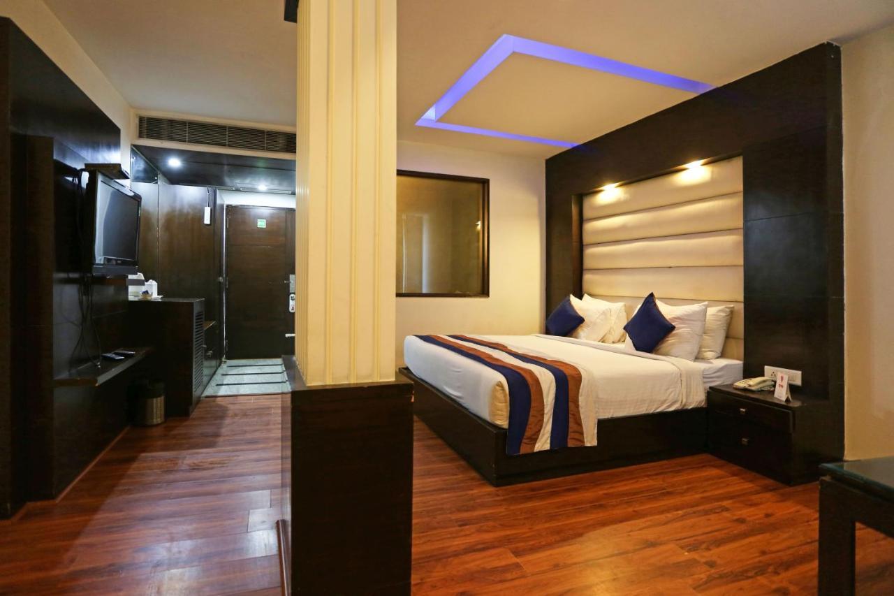Capital O 7331 Hotel Downtown Yeni Delhi Dış mekan fotoğraf