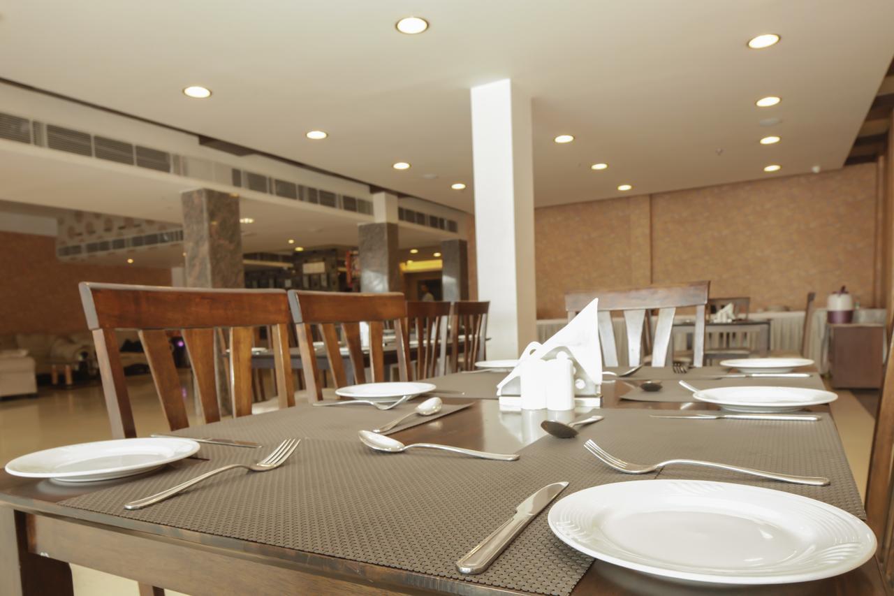 Capital O 7331 Hotel Downtown Yeni Delhi Dış mekan fotoğraf