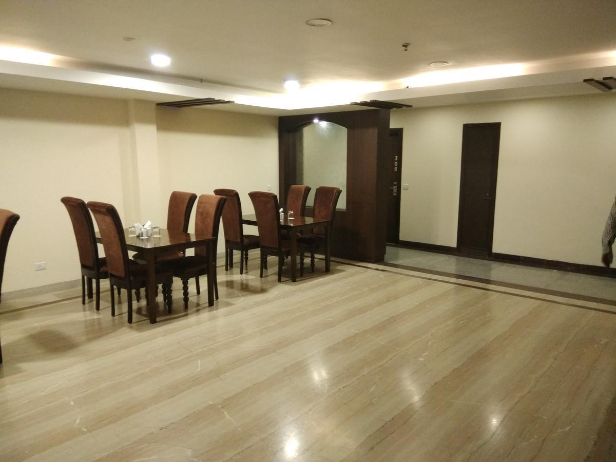 Capital O 7331 Hotel Downtown Yeni Delhi Dış mekan fotoğraf