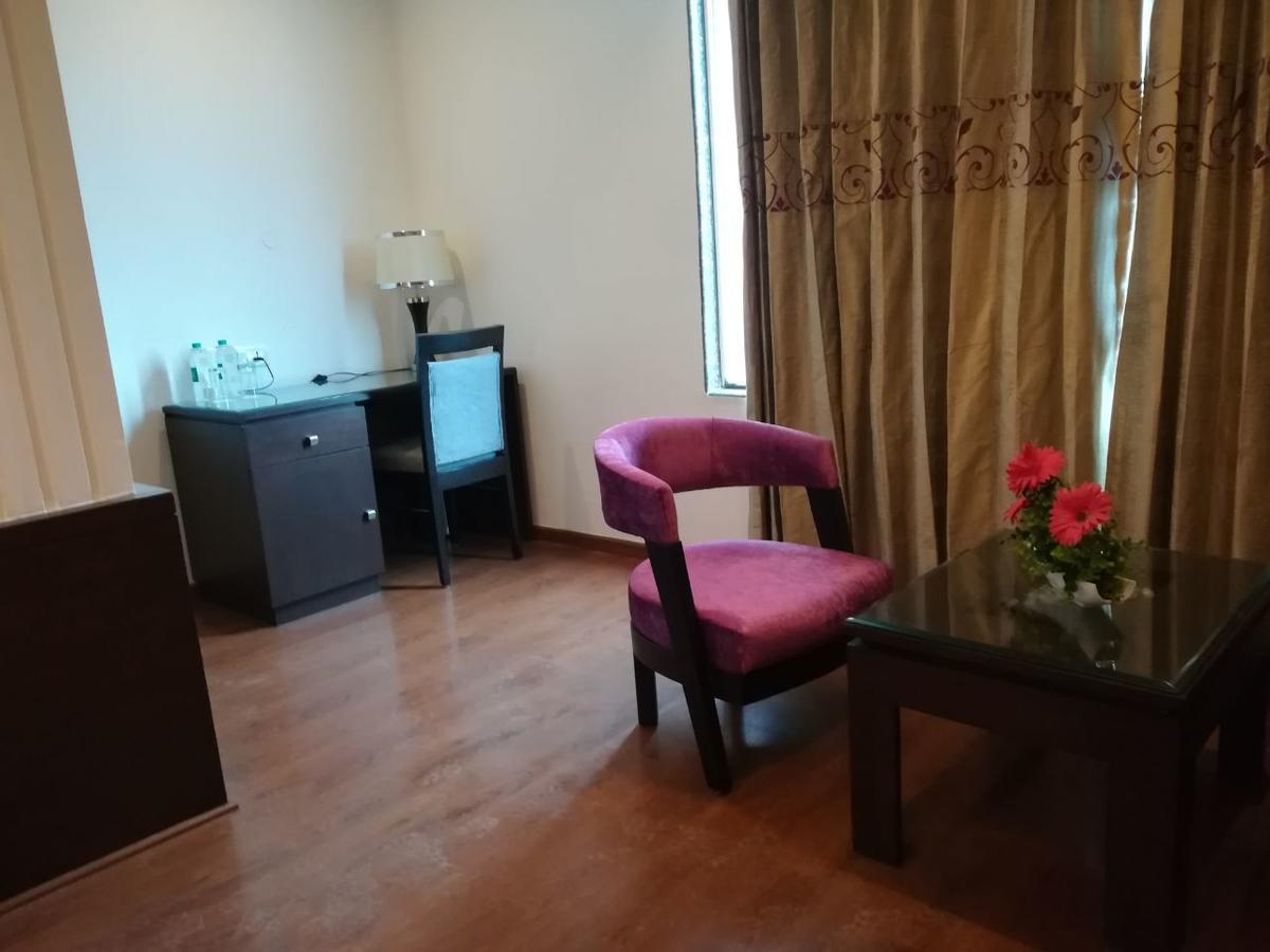 Capital O 7331 Hotel Downtown Yeni Delhi Dış mekan fotoğraf