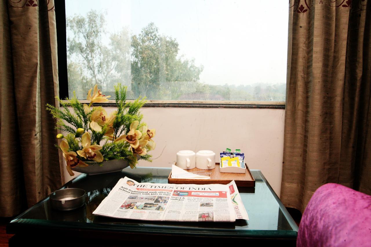 Capital O 7331 Hotel Downtown Yeni Delhi Dış mekan fotoğraf