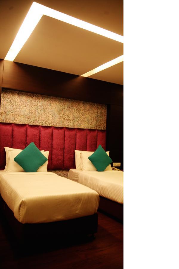 Capital O 7331 Hotel Downtown Yeni Delhi Dış mekan fotoğraf