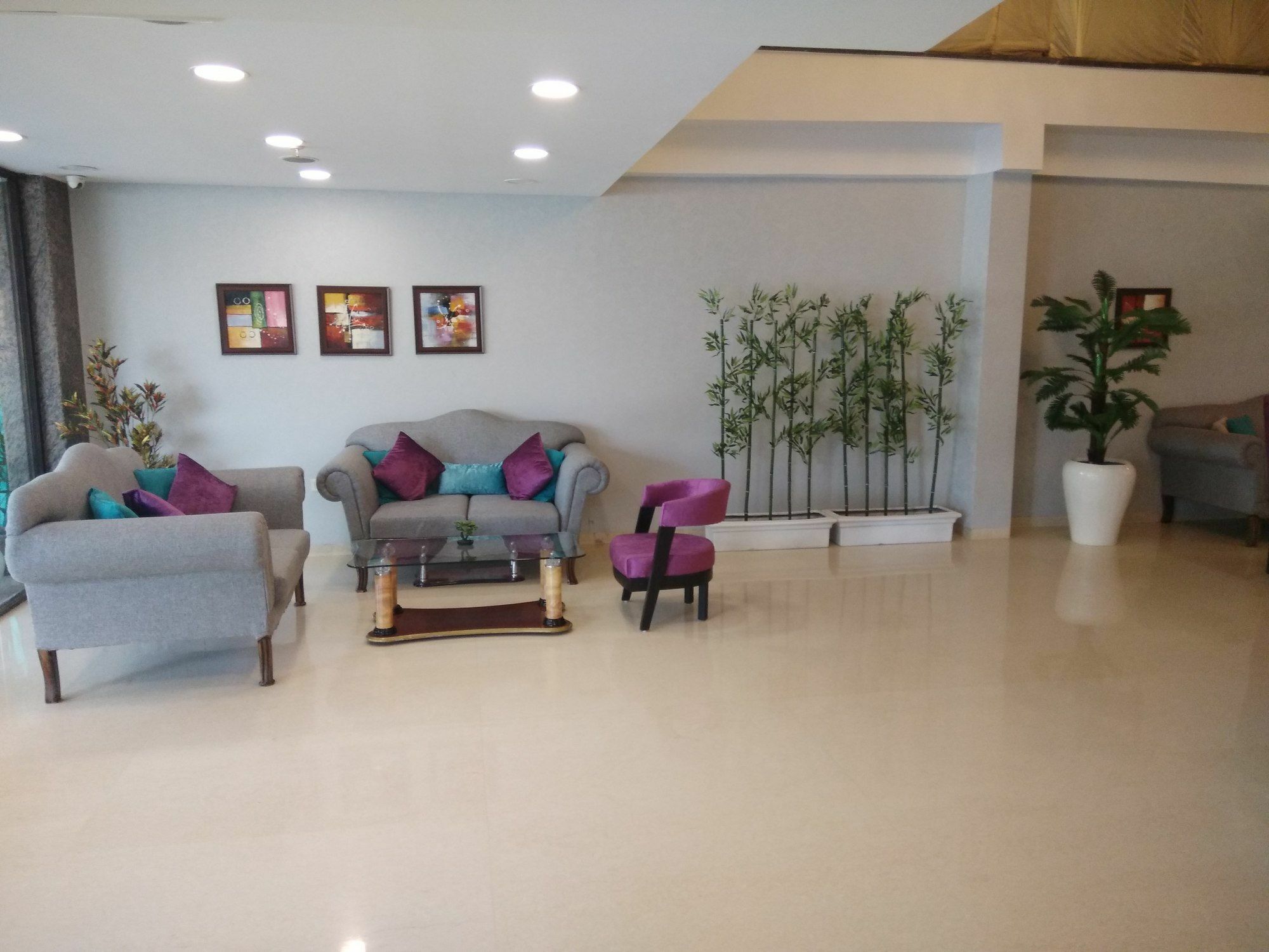 Capital O 7331 Hotel Downtown Yeni Delhi Dış mekan fotoğraf