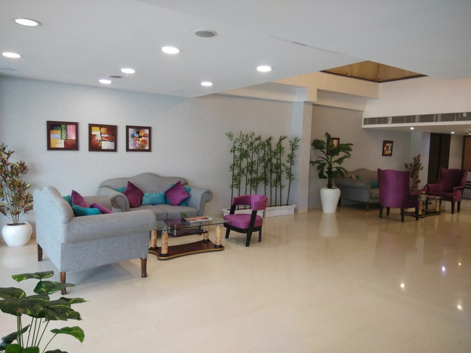 Capital O 7331 Hotel Downtown Yeni Delhi Dış mekan fotoğraf