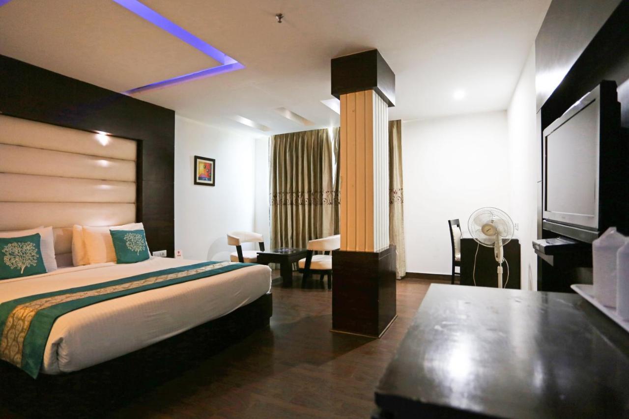 Capital O 7331 Hotel Downtown Yeni Delhi Dış mekan fotoğraf